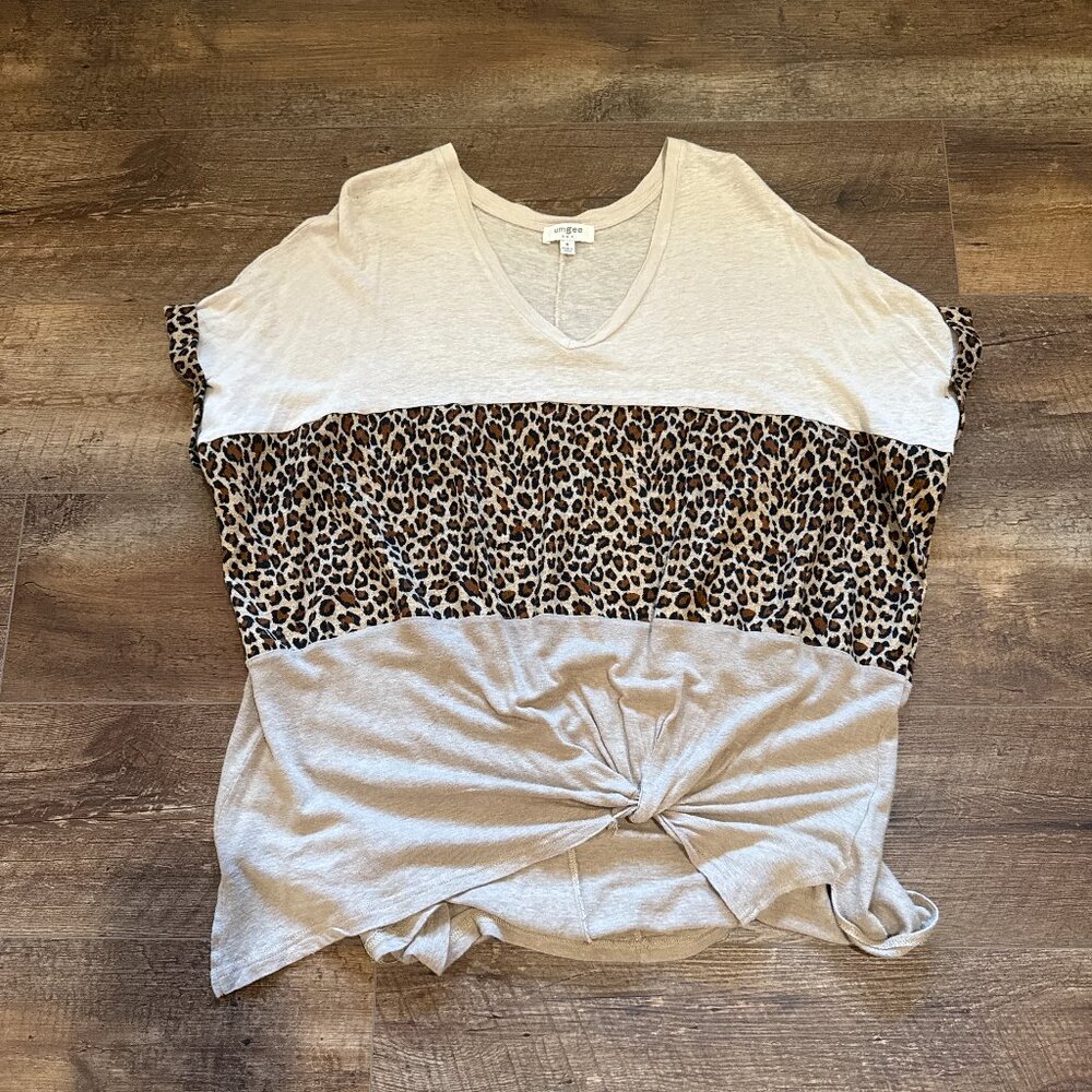 Umgee Women's Leopard Short Sleeve Colorblock Hi-Low Top Linen blend Medium